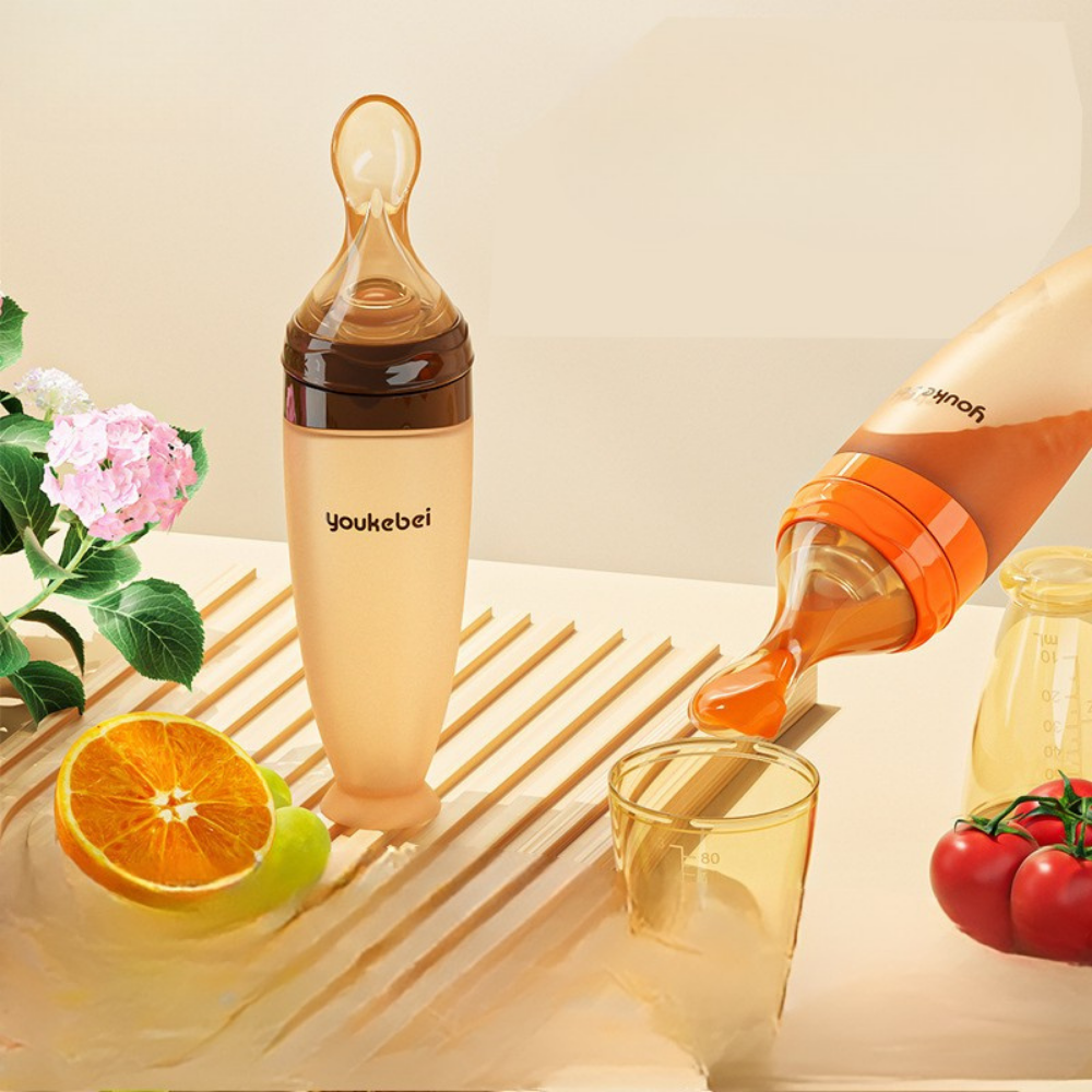 silicone baby feeding spoon bottlemaking it a very useful tool for first-time parents. It's also easy to disassemble and clean, ensuring greater convenience in everyday life.