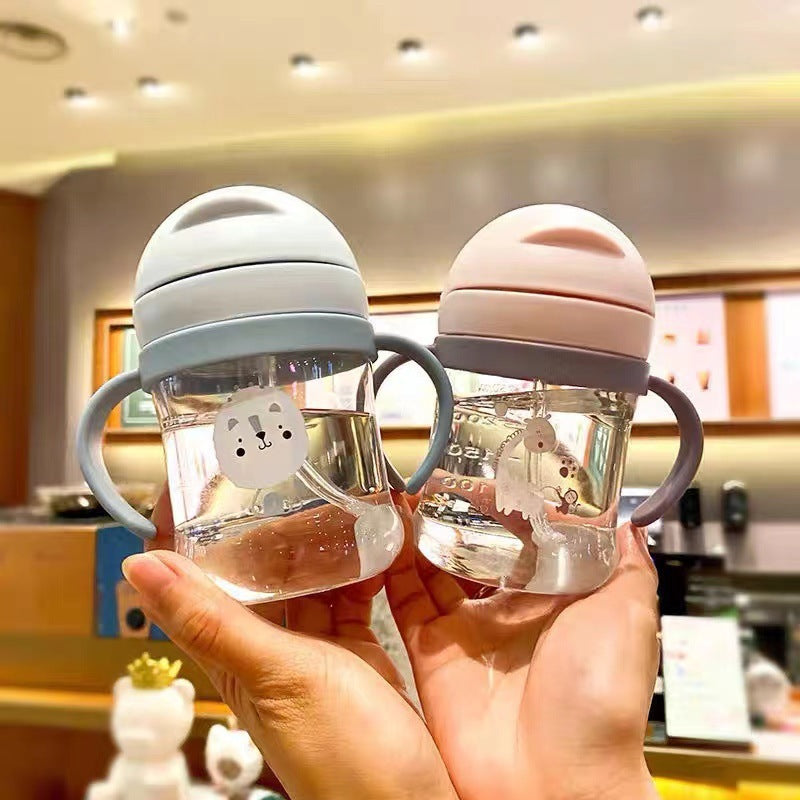 Baby Straw CupFácil de limpiar y seguro: piezas desmontables, aptas para lavavajillas y materiales libres de químicos dañinos.